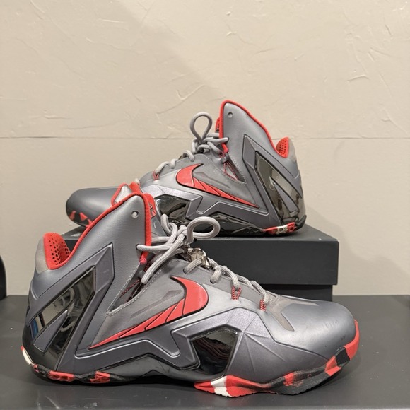 NIKE LEBRON XI 11 ELITE "TEAM" WOLF GREY-LASER CRIMSON-GREY SZ 10 642846-001] - Picture 1 of 11